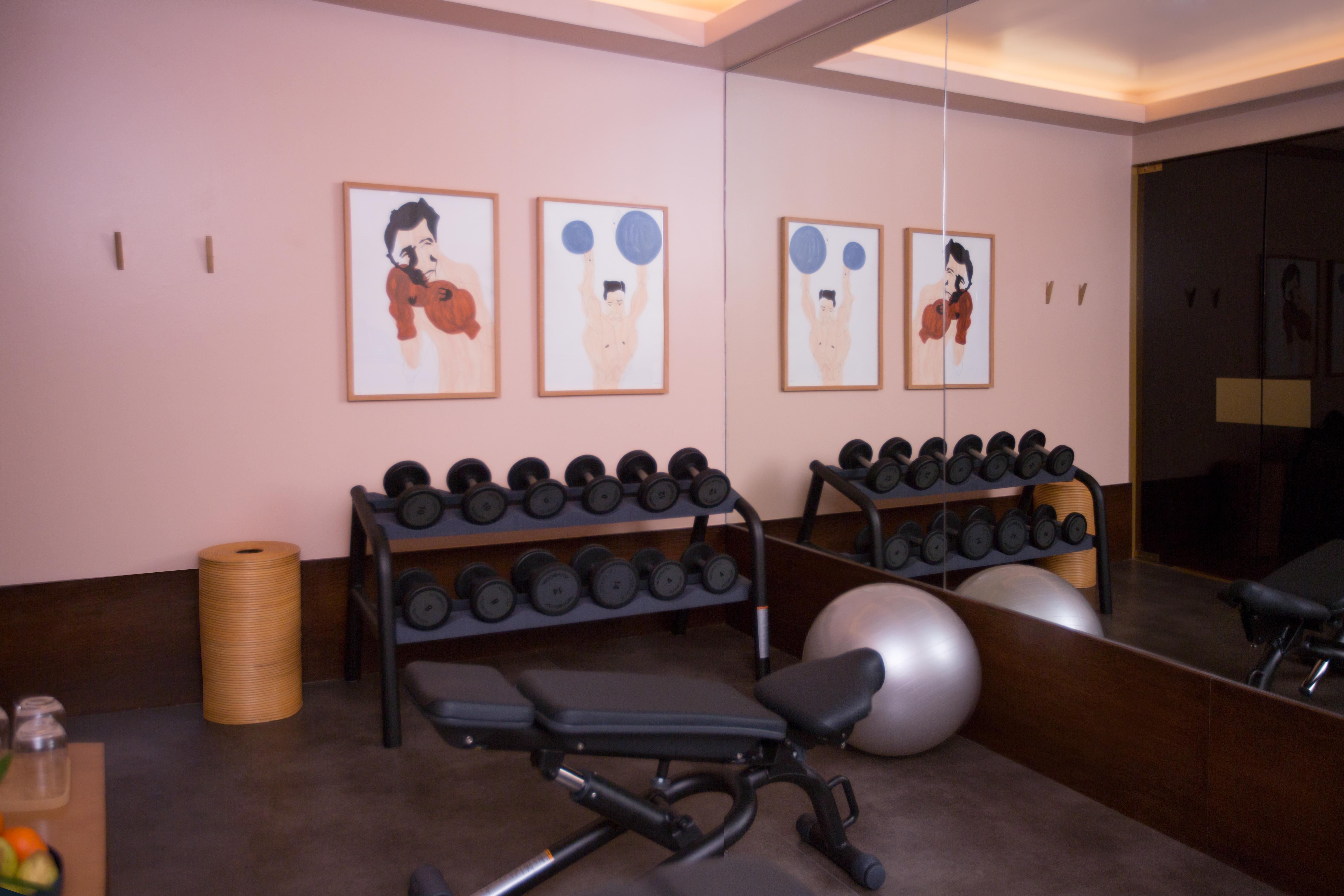 The Vintage Hotel & Spa Лісабон Екстер'єр фото The gym at the hotel
